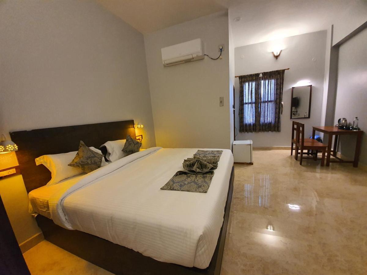 Le Supreme Inn Pondicherry Exterior photo