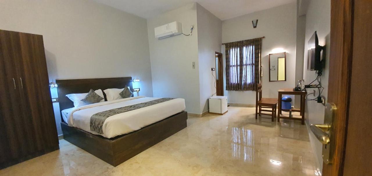 Le Supreme Inn Pondicherry Exterior photo